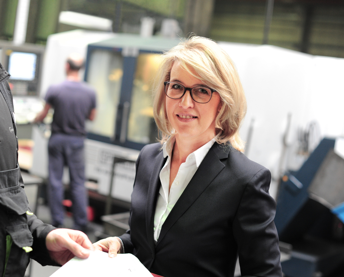 Julia Broy bei solida in der Fertigung für Einsteckwerkzeug